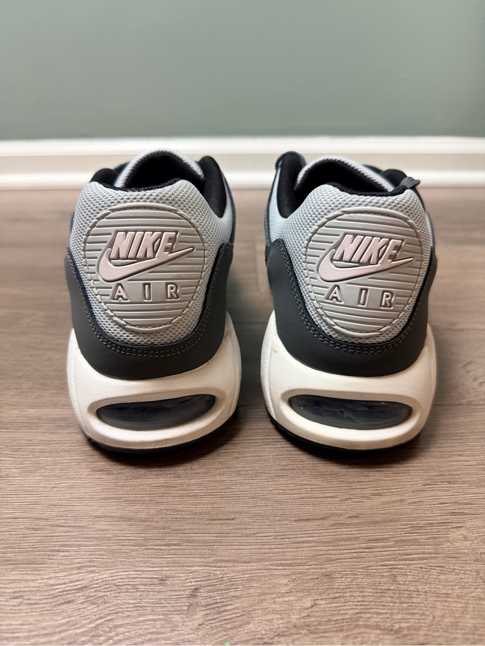 Men’s Nike Air Max Correlate Sneakers Grey Black Royal Blue - Size 11 - Like NEW - Picture 4 of 8
